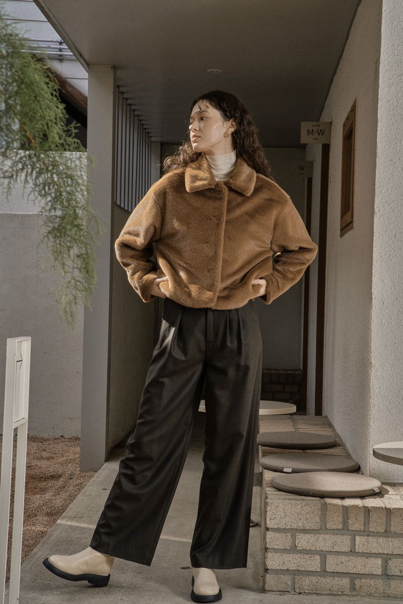 FAKE FUR SHORT COAT_BROWN