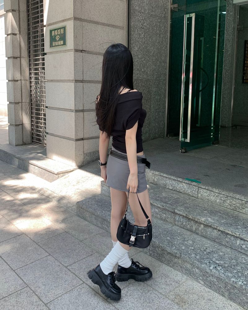 Low mini skirt pants