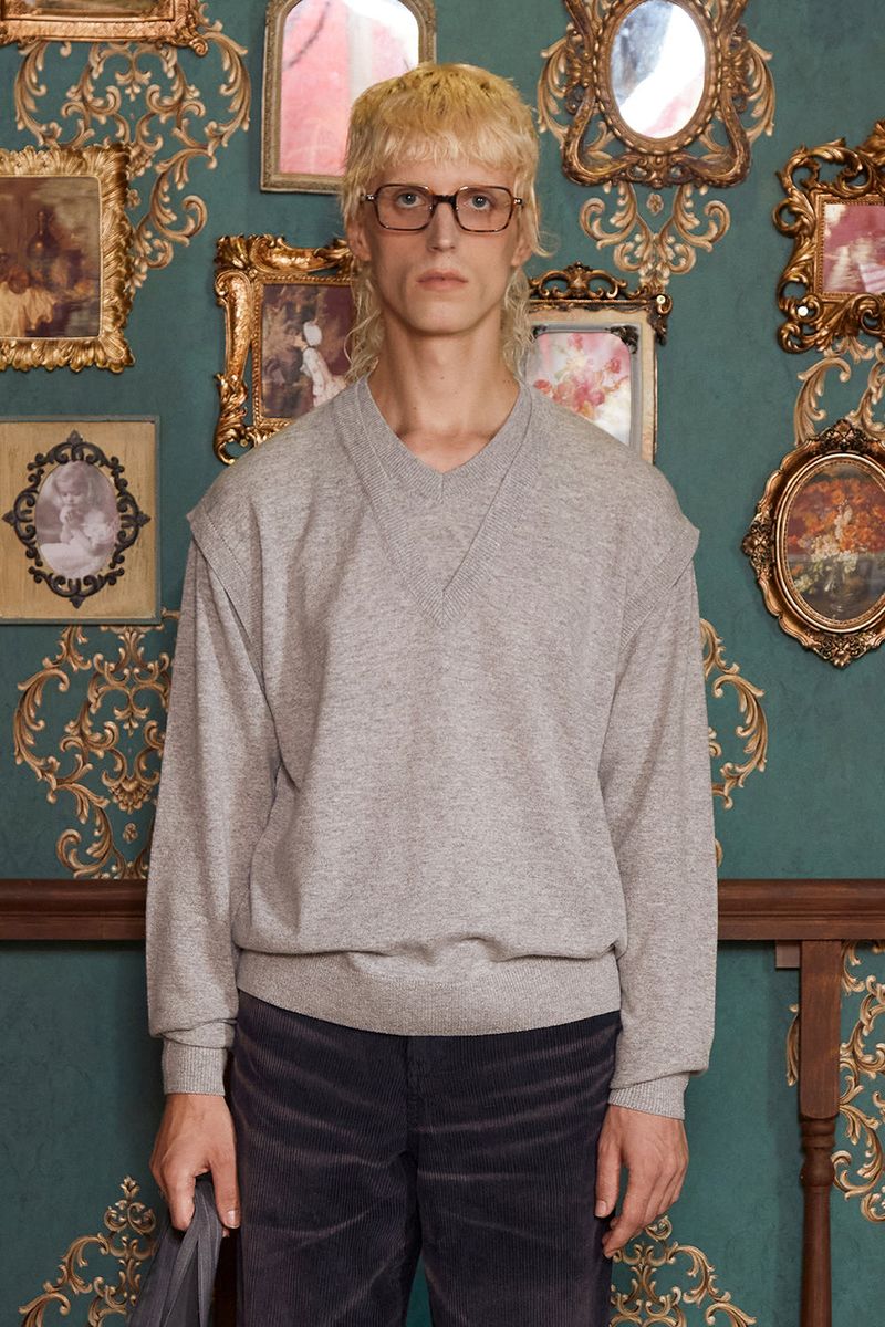 UNALLOYED（アナロイド）の「LAYERED V NECK KNIT / GREY（Tops）」