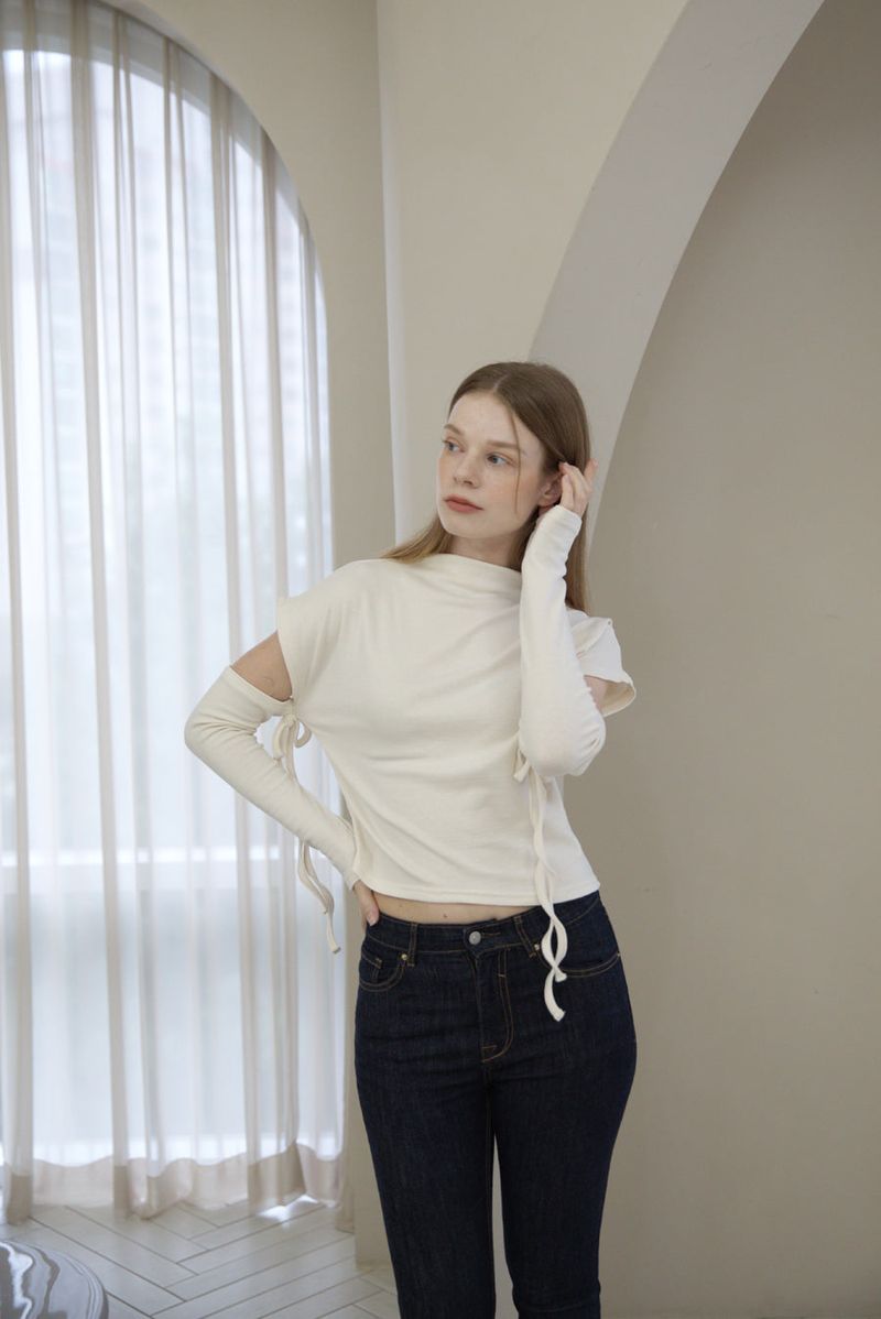 Half Neck Cut-out T-shirt Ivory