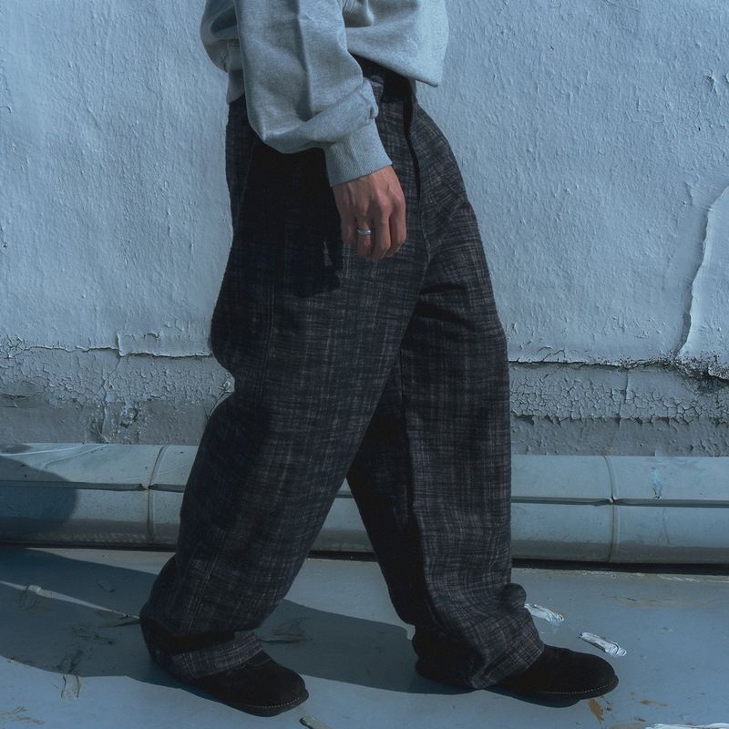 Shaggy check pouch pants / Black purple