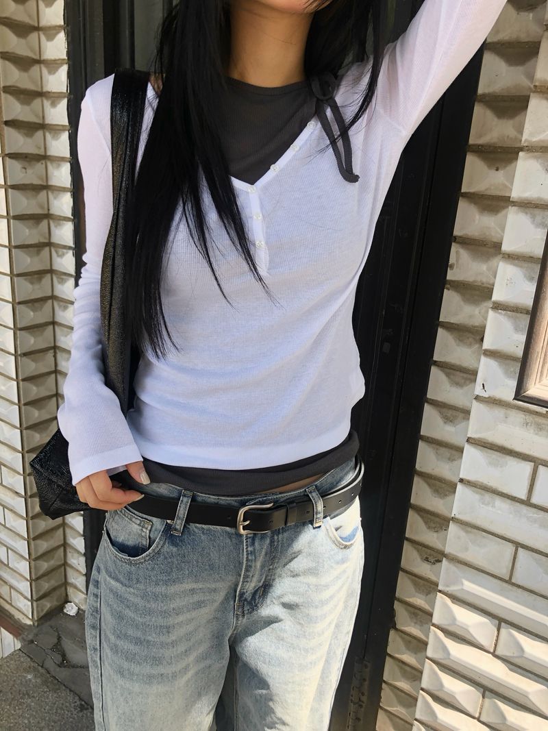 Mol Button Tee