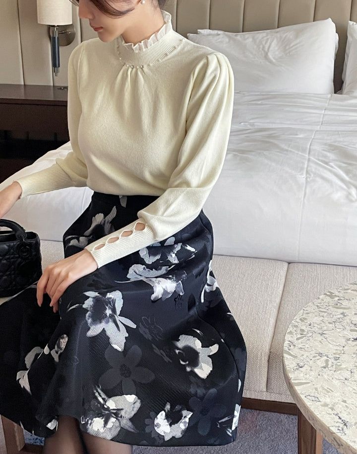 Genuine Pearl Slit Frill Turtleneck Knit