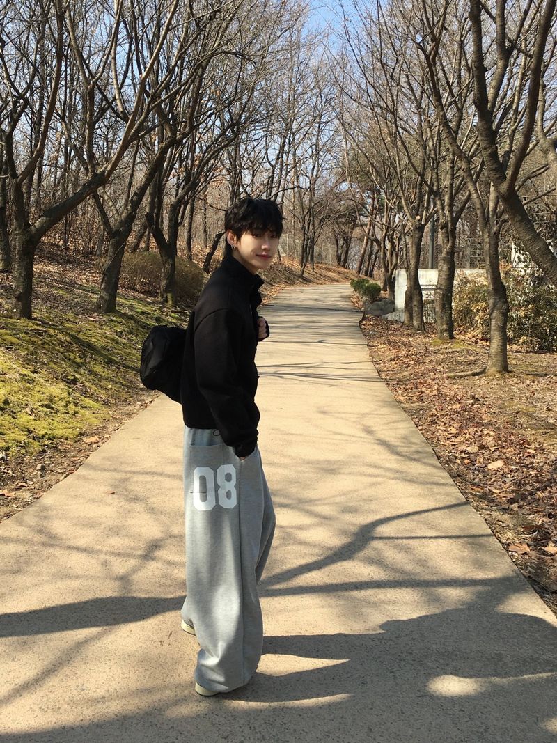 Dev Turtleneck Crop Waffle Sweatshirt 3C