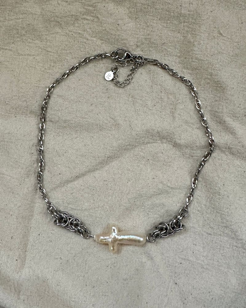 Cross Pearl and Chainmail Necklace (size: 2type)
