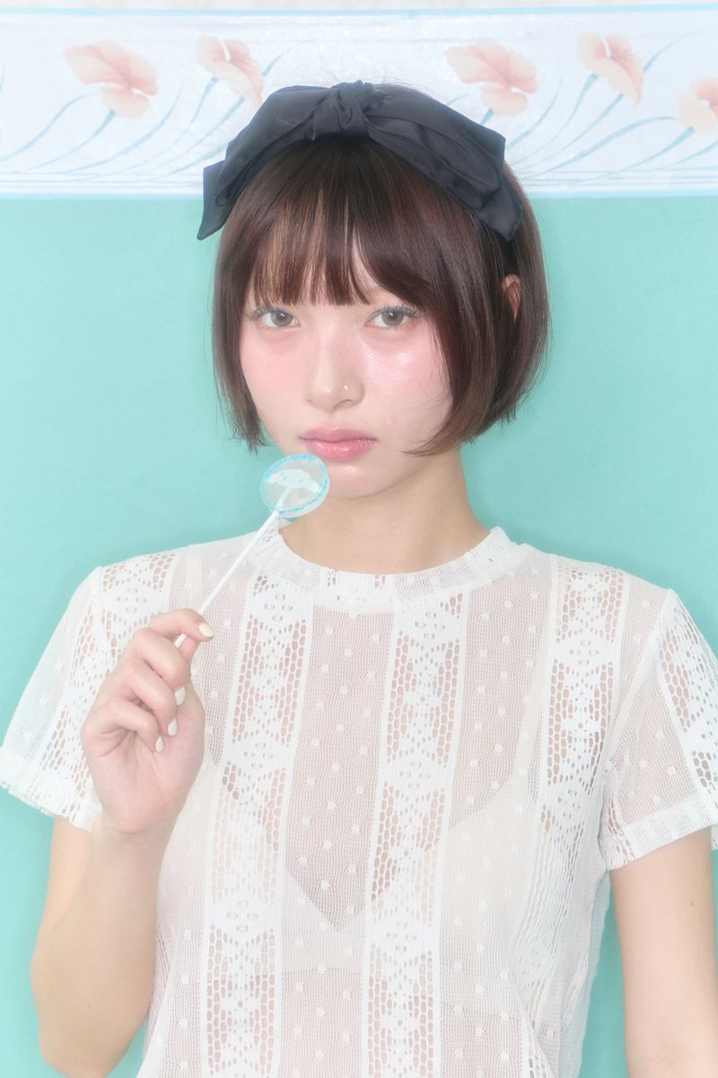 SHAKIRI（シャキリ）の「BOW RIBBON SATIN HAIR BAND (BLACK)（Hair Accessories）」