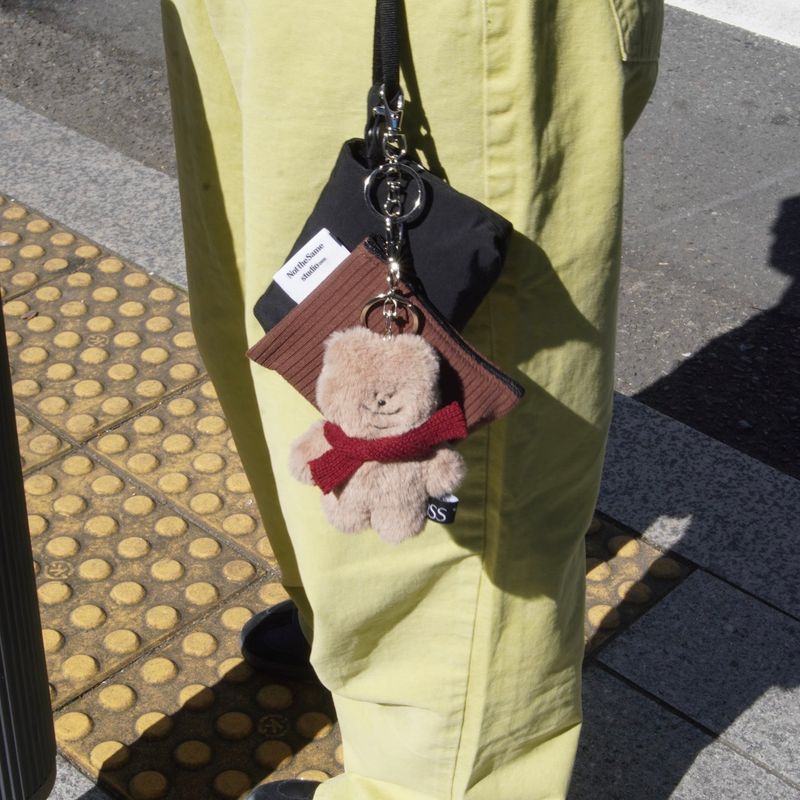 tuteogi brown doll keyring burgundy muffler