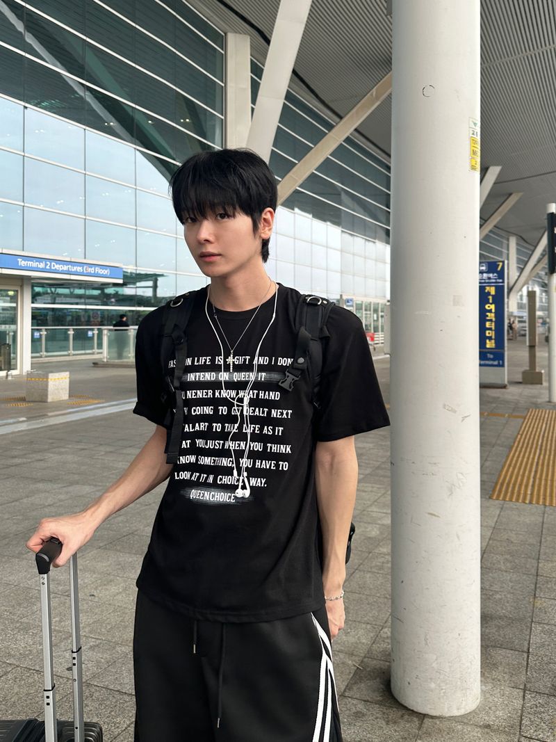 WHAT A LOOK（ワット ア ルック）の「ルーベン ルーズフィット クイーン ショートスリーブTシャツ（トップス）」