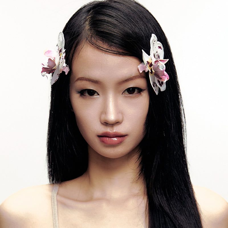 Hornworm（チョウチョウホーンワーム）の「Spotted flower hairpins（Hair Accessories）」