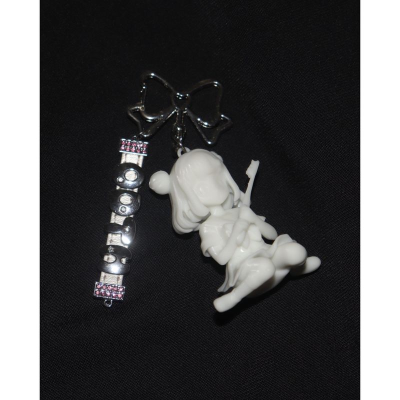 [MADE] Brush girl Statue Keyring (Pigtail)