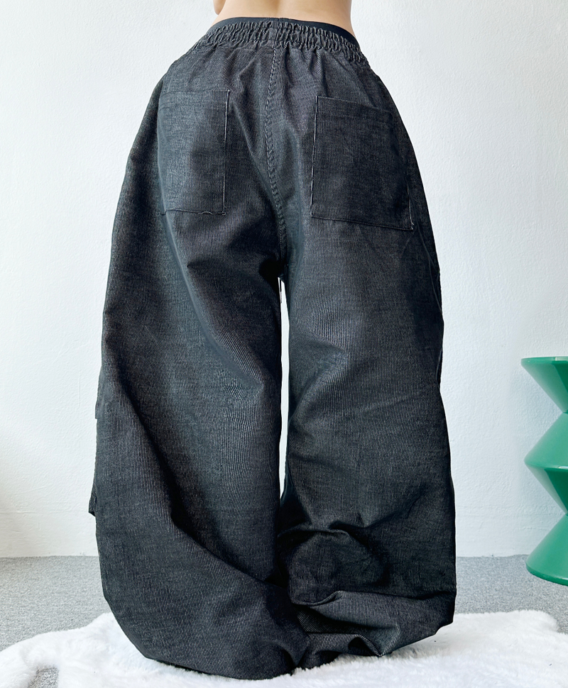STITCHING POINT PARACHUTE DENIM PANTS🖤
