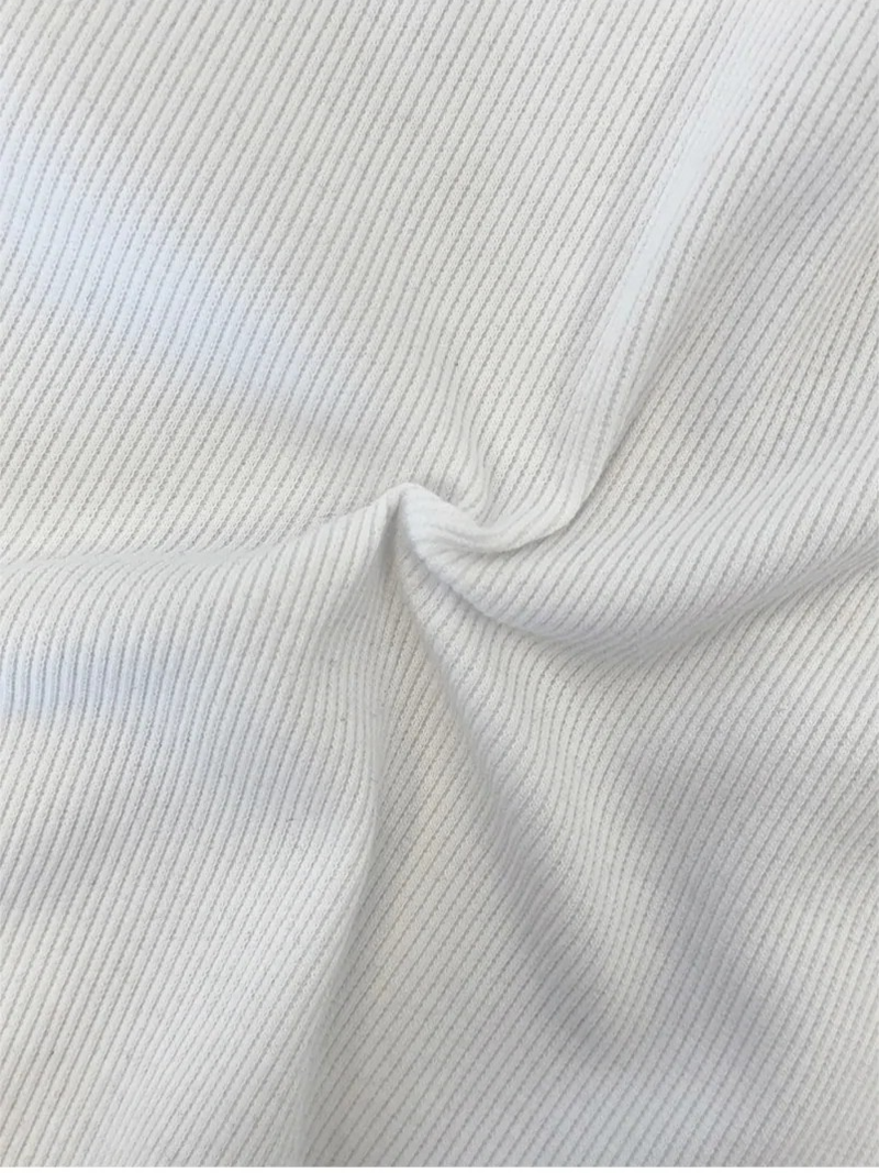 NEEDS SLEEVELESS (4C)