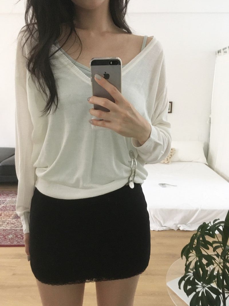 Coming mini lace skirt