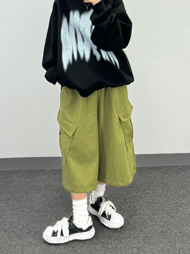 diagonal cargo bermuda pants