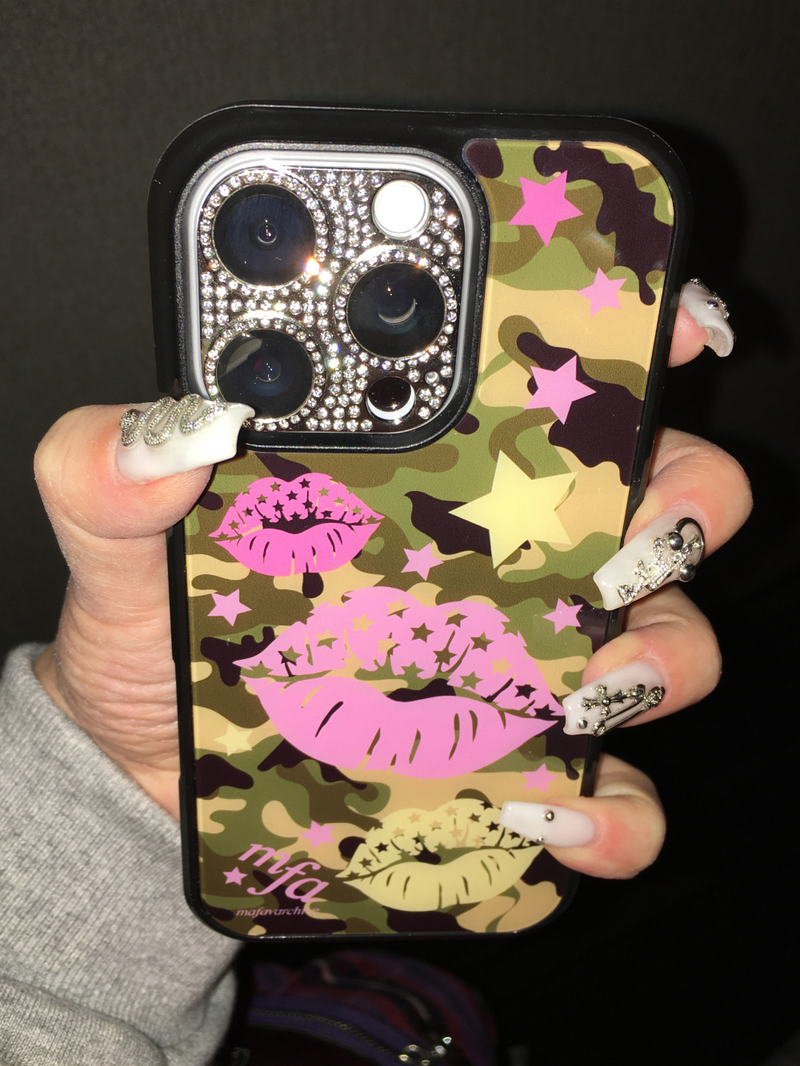 MAFAVARCHIVE(マイフェイブアーカイブ)の「camo lips glass case(Smartphone Accessories)」