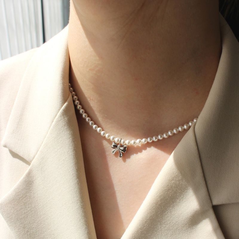 Lady Ribbon Pearl Necklace
