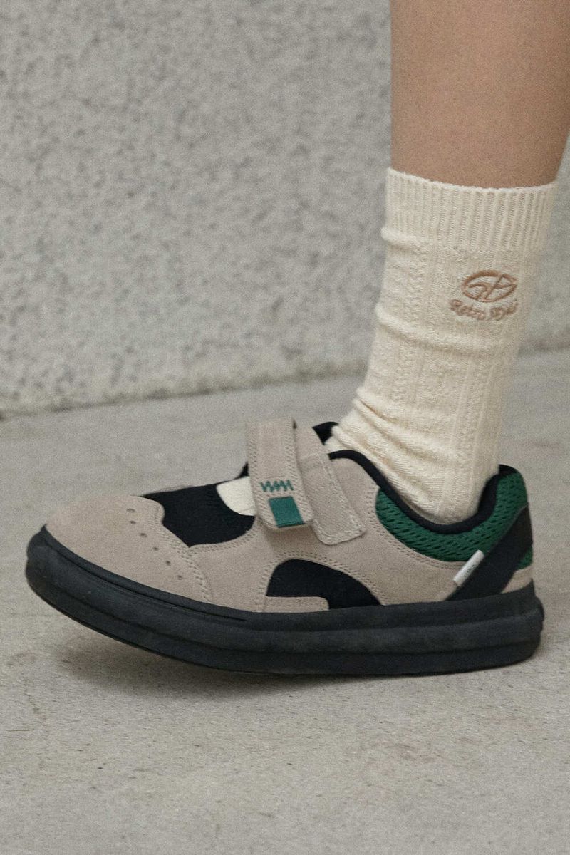 Logo Point Knit Socks