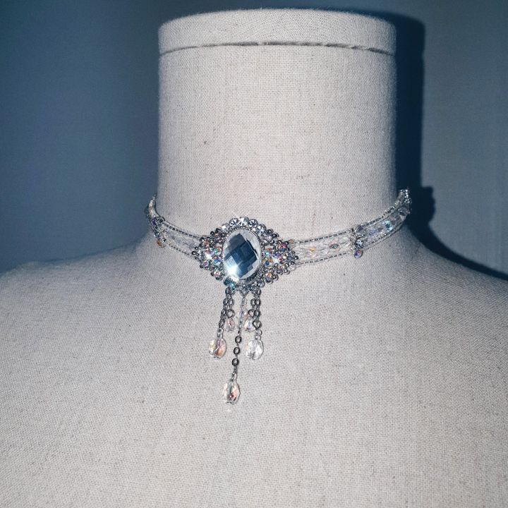 Elsa crystal choker