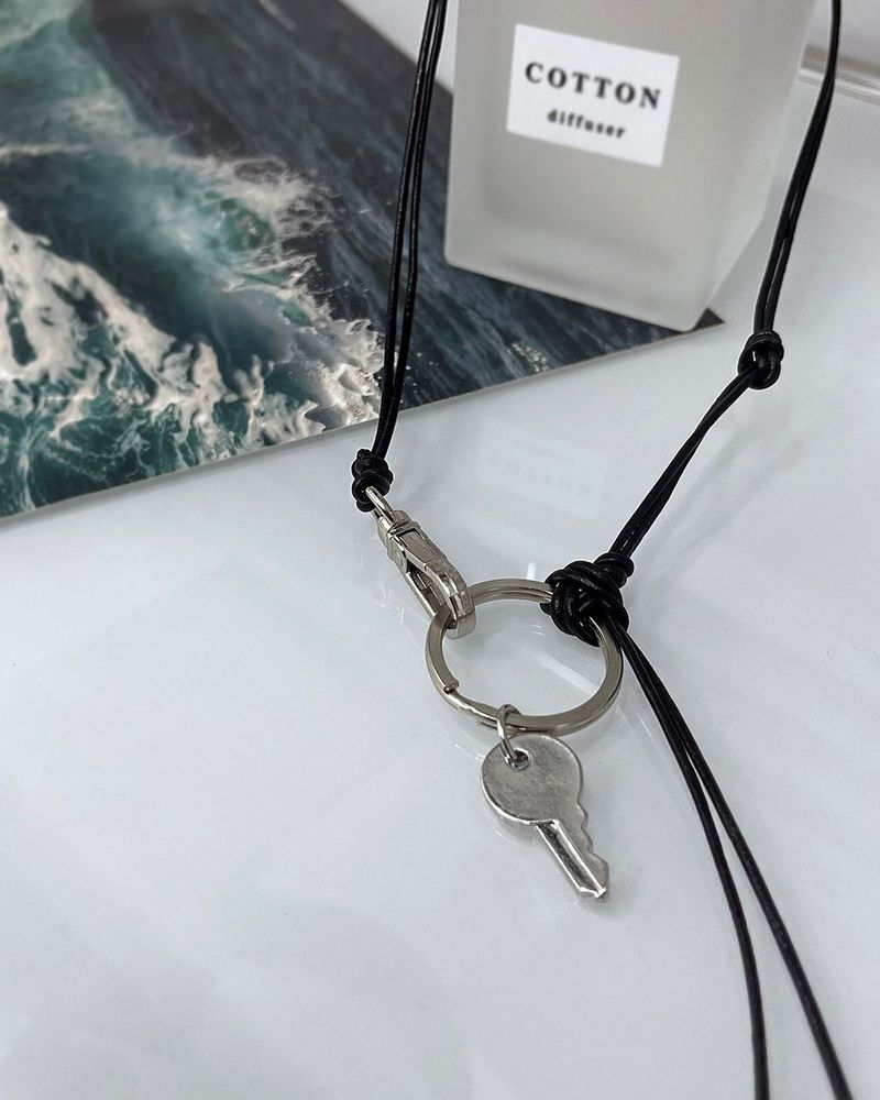 [Unisex] Leather keyring necklace