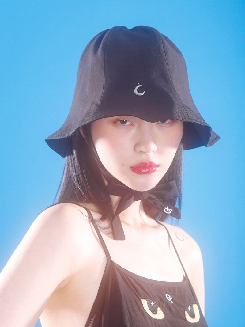 0 6 moon bucket hat