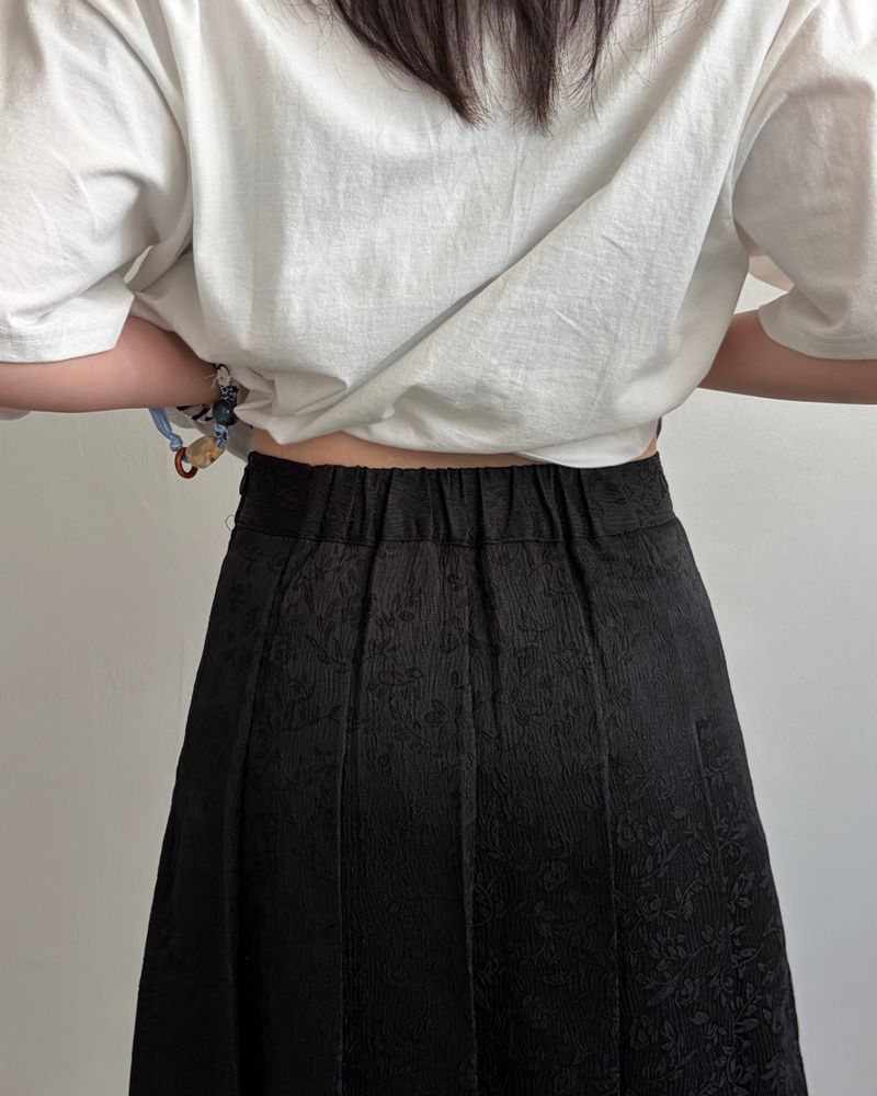 Dewy Flower Pleats Skirt