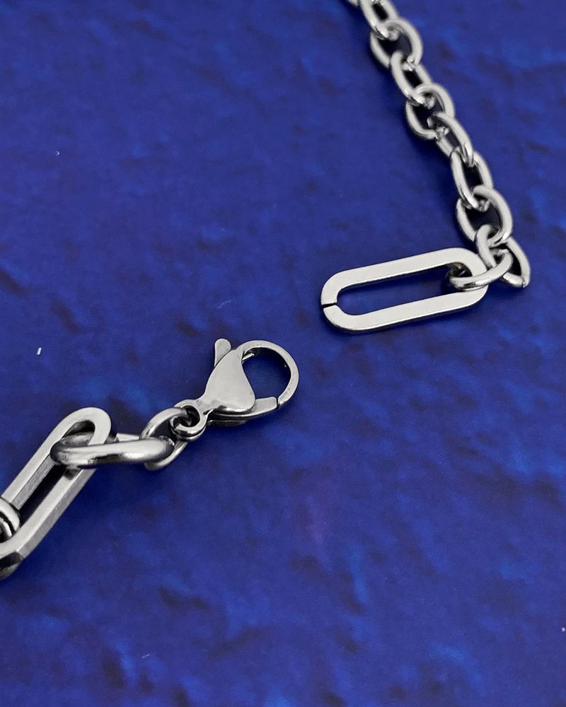 a vertical square chain necklace