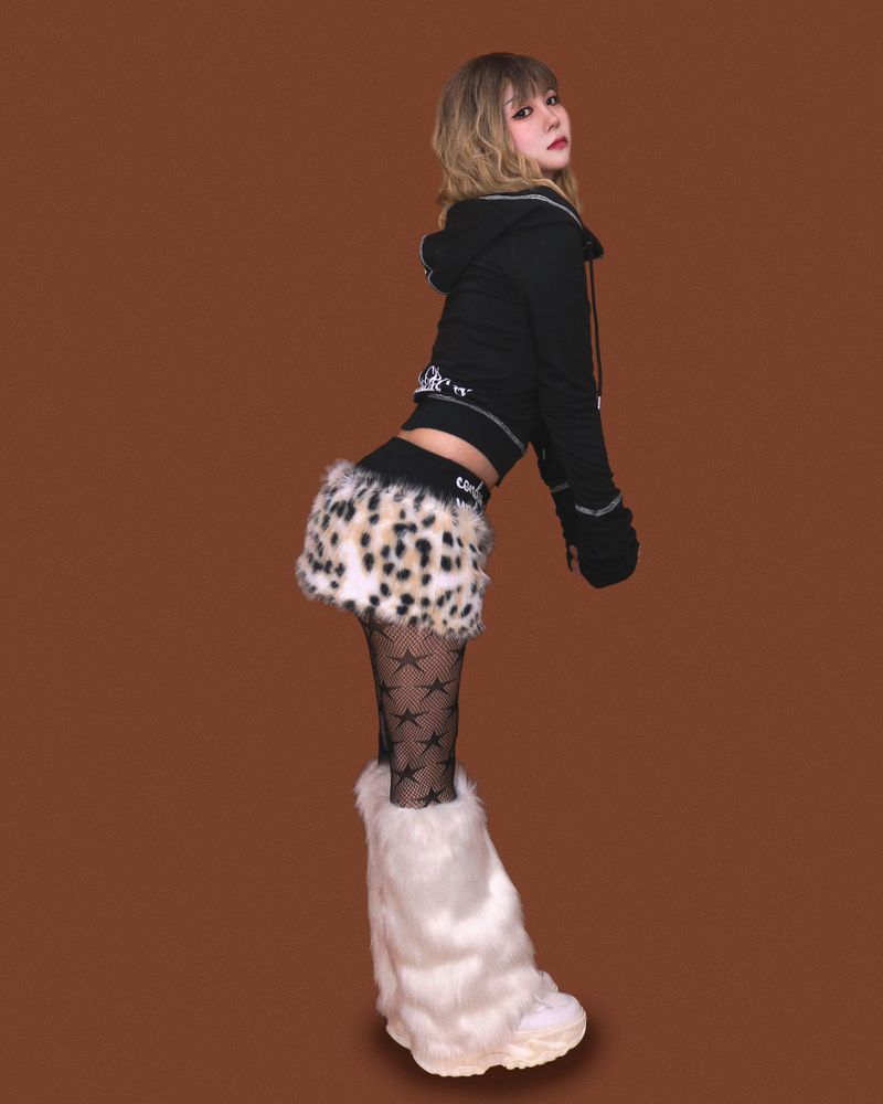 eco fur leopard skirt (속바지)
