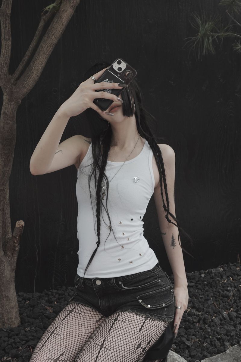 silent symbol eyelet sleeveless (white)