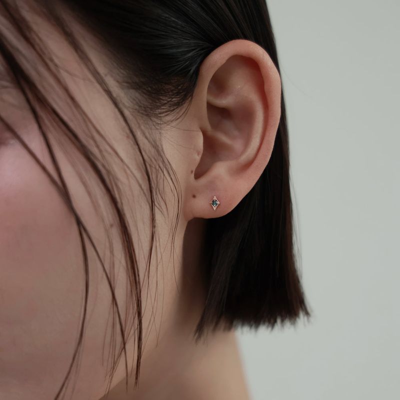 [シングルピアス] 14K ゴールドグリーンピアス