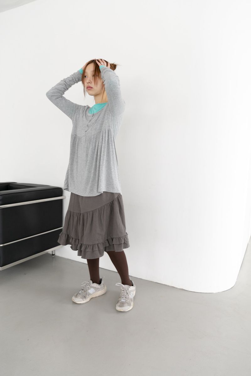 omoosoohy（オムスヒ）の「unbal shirring banding midi skirt(2colors)（Skirts）」