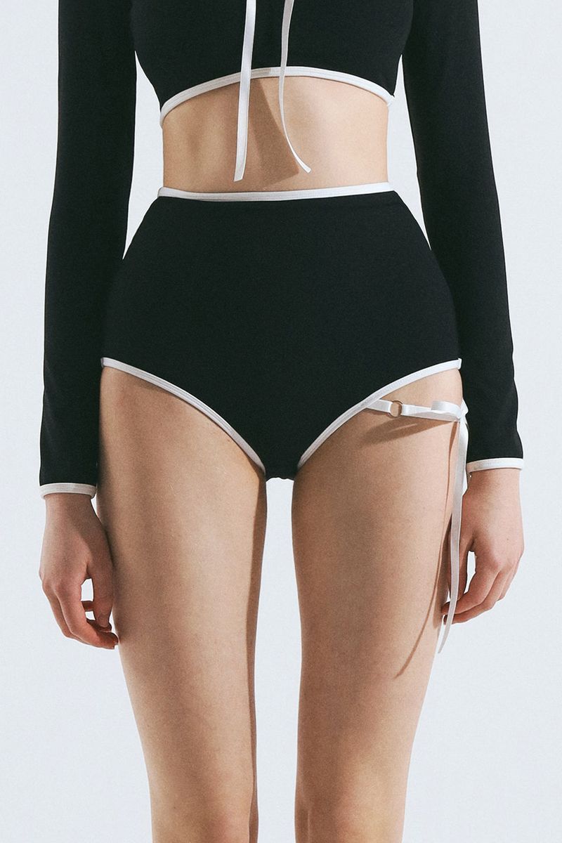 VINAJ(ビナジェイ)の「One-side ribbon line high bikini panties (Black)(Swimwear)」