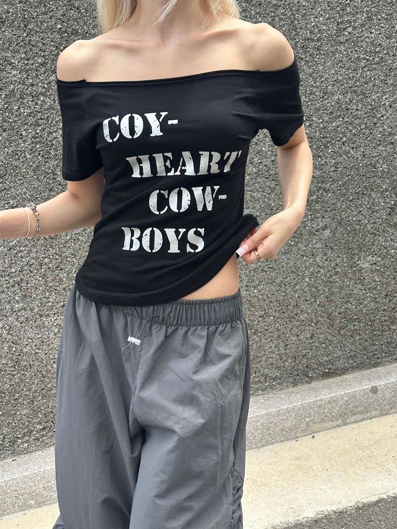 MUZESEOUL(ミューズソウル)の「Coy heart boat neck slim t-shirts(3color)(Tops)」