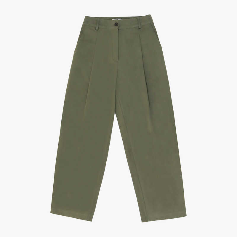 CHIC TUCKED PANTS