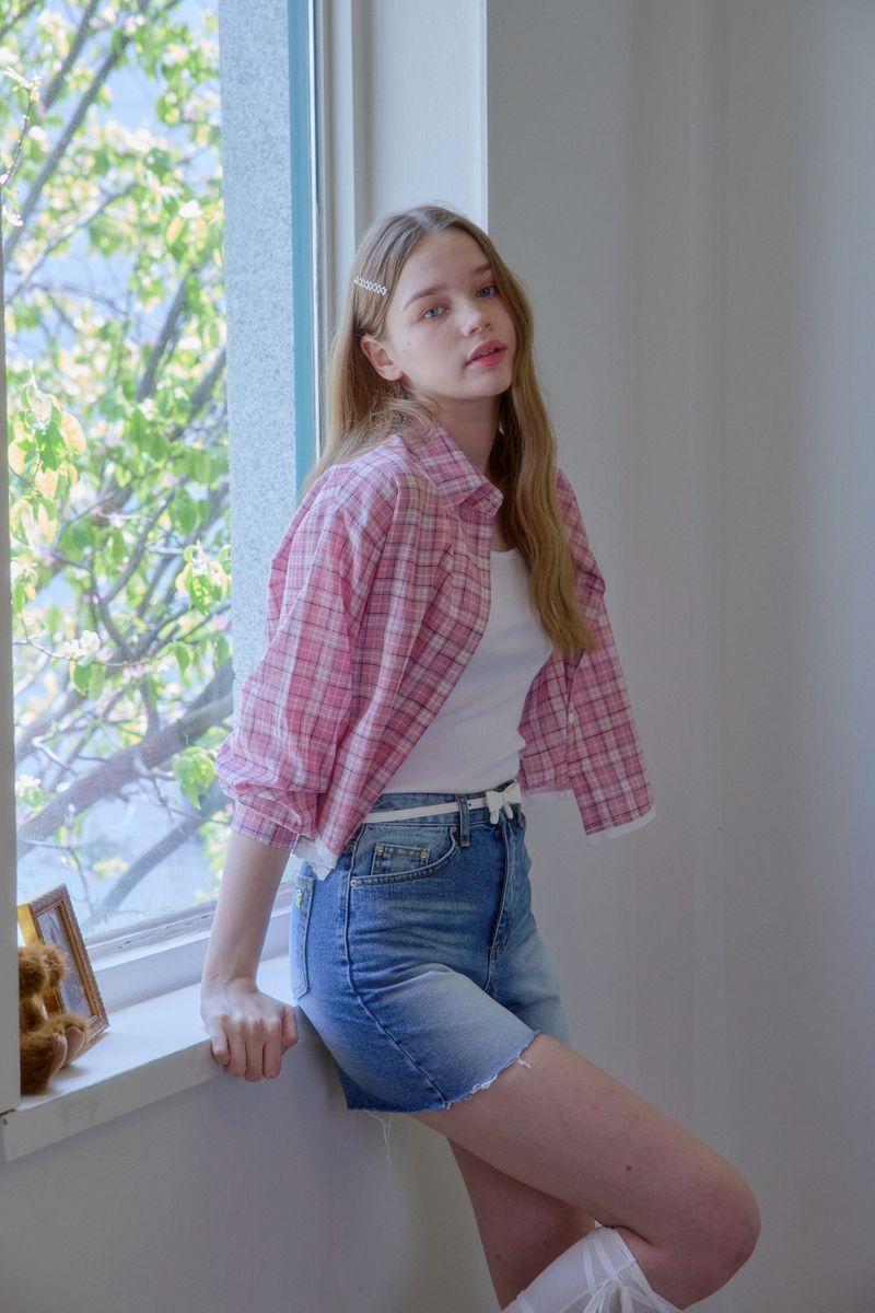 PINK PINEAPPLE（ピンクパイナップル）の「LOVELY CHECK LACE CROP SHIRT（Tops）」