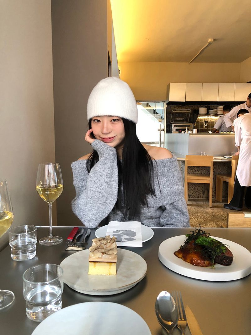 [MADE] Endelin Wool Off-Shoulder Knit
