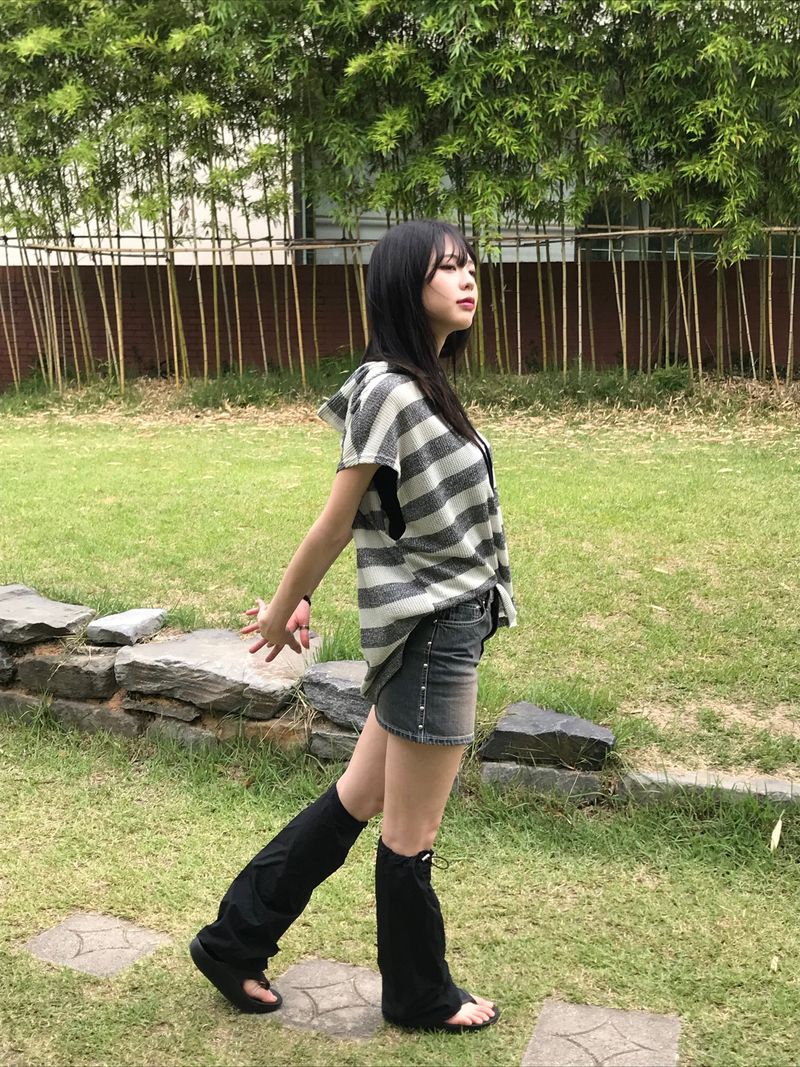 Rock stud denim skirt