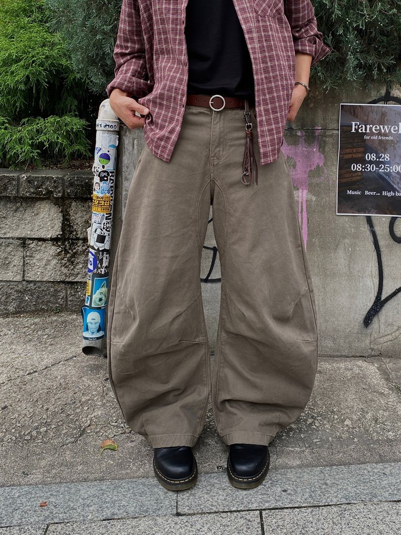 SSROOM(エスエスルーム)の「Contour Balloon Curved Pants 2C(Pants)」