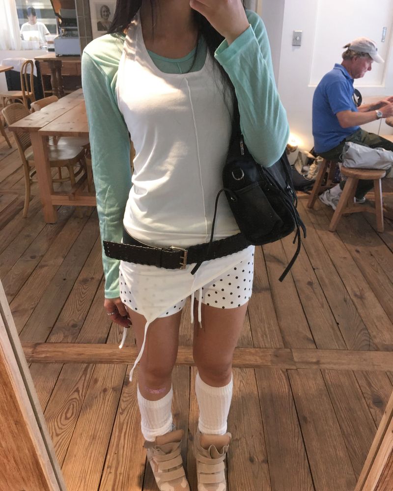 Dot shorts