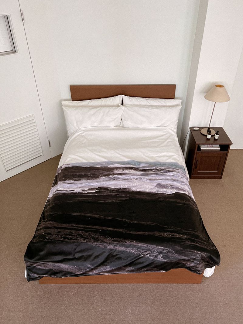 LNL cliff blanket