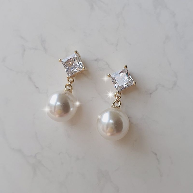 ダイアモンドパールピアス