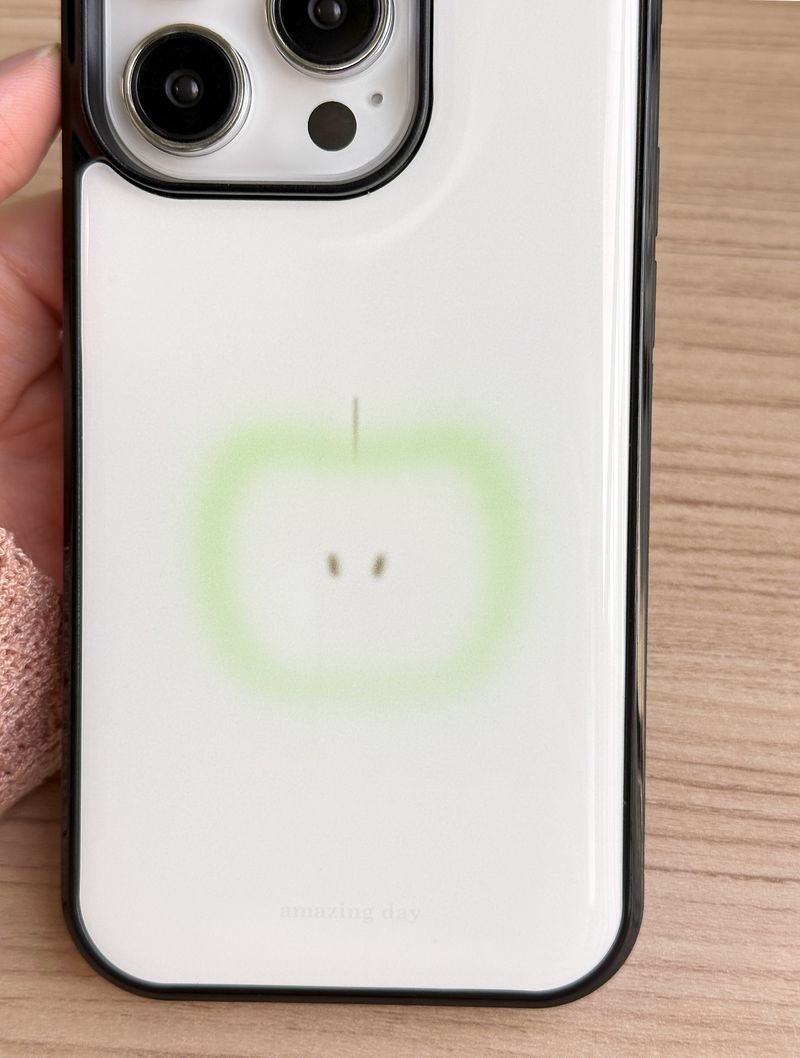 [made] green apple -half (epoxy bumper case)