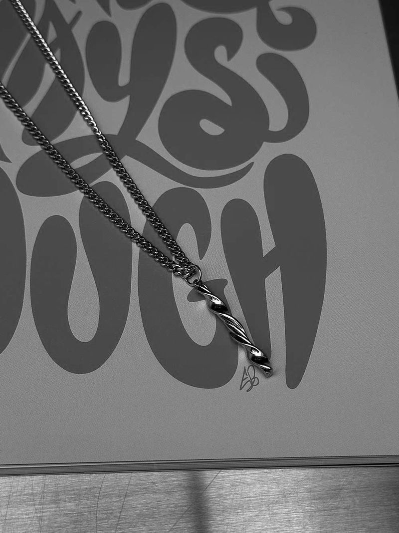 ASCLO（エジュクロ）の「ASCLO Twist Motif Necklace（Accessories）」