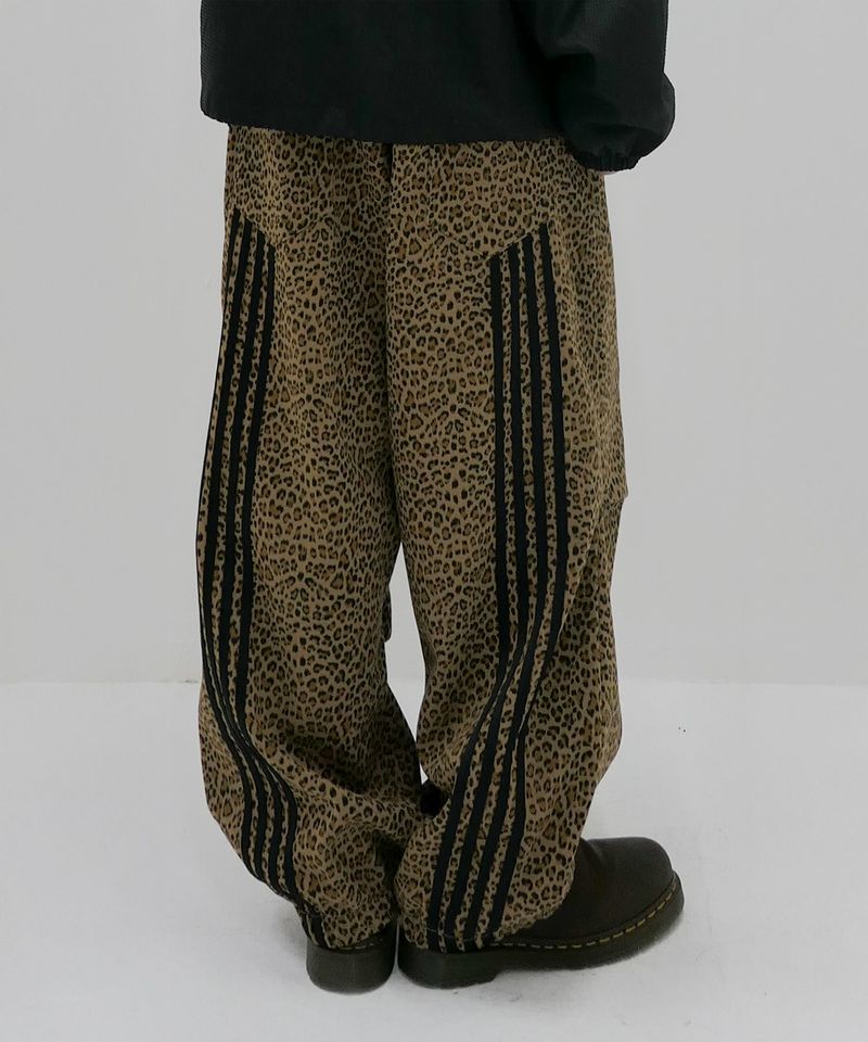 BP2 DISORDER（ビーピートゥーディスオーダー）の「Two-Tuck Wide Pants Leopard（Pants）」