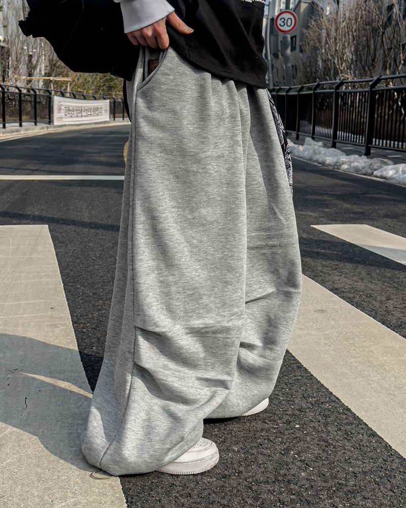 Grace Two-Tuck Sweat Pants