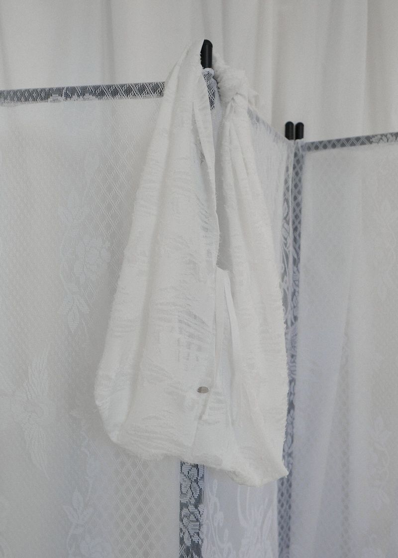 Knot Lace Shoulder Bag_White