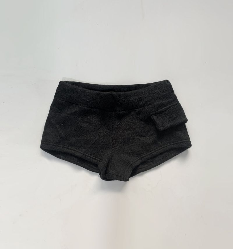 Perry Low-Rise Wool Short Pants (black)