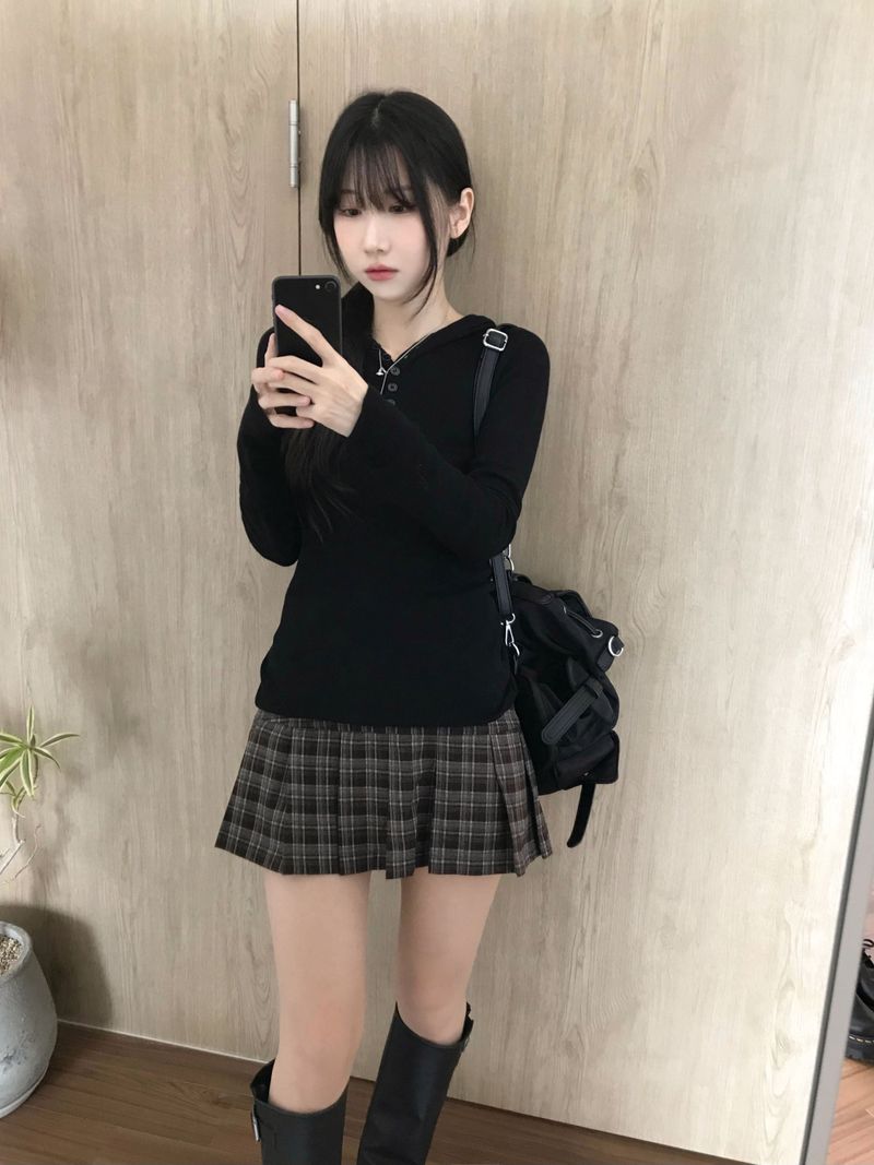 Fair Checkered Pleats Skirt (2 colors)