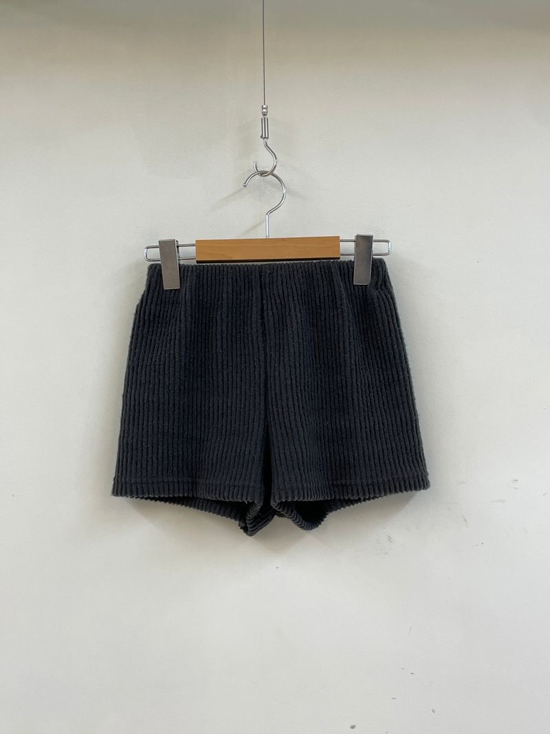 Soft and soft knit shorts