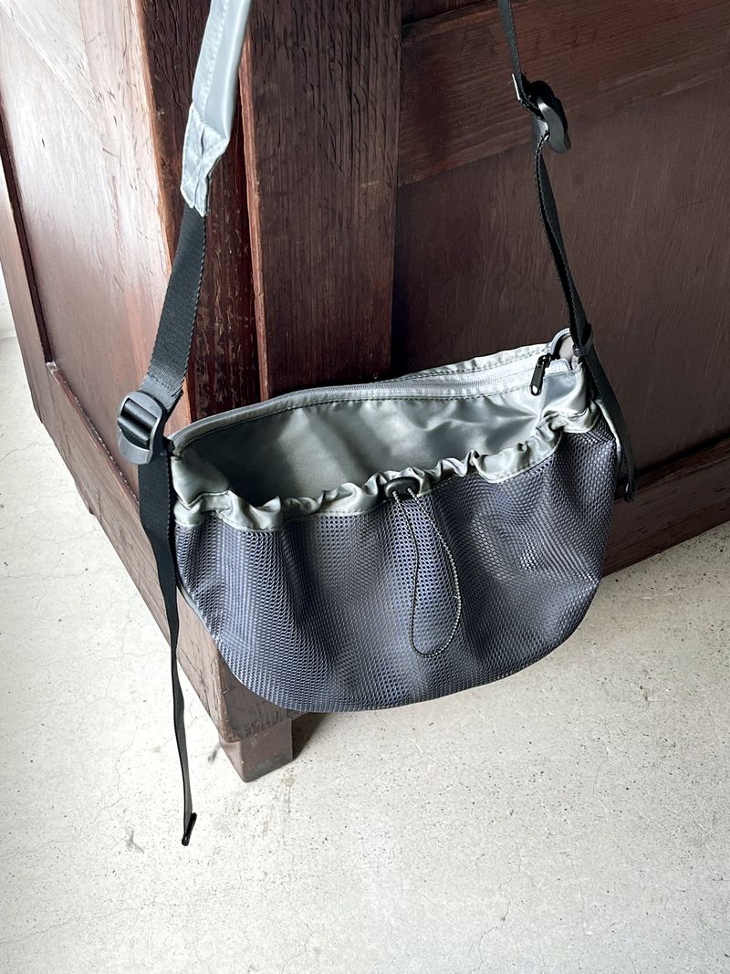 Kintz mesh color combination nylon messenger cross bag