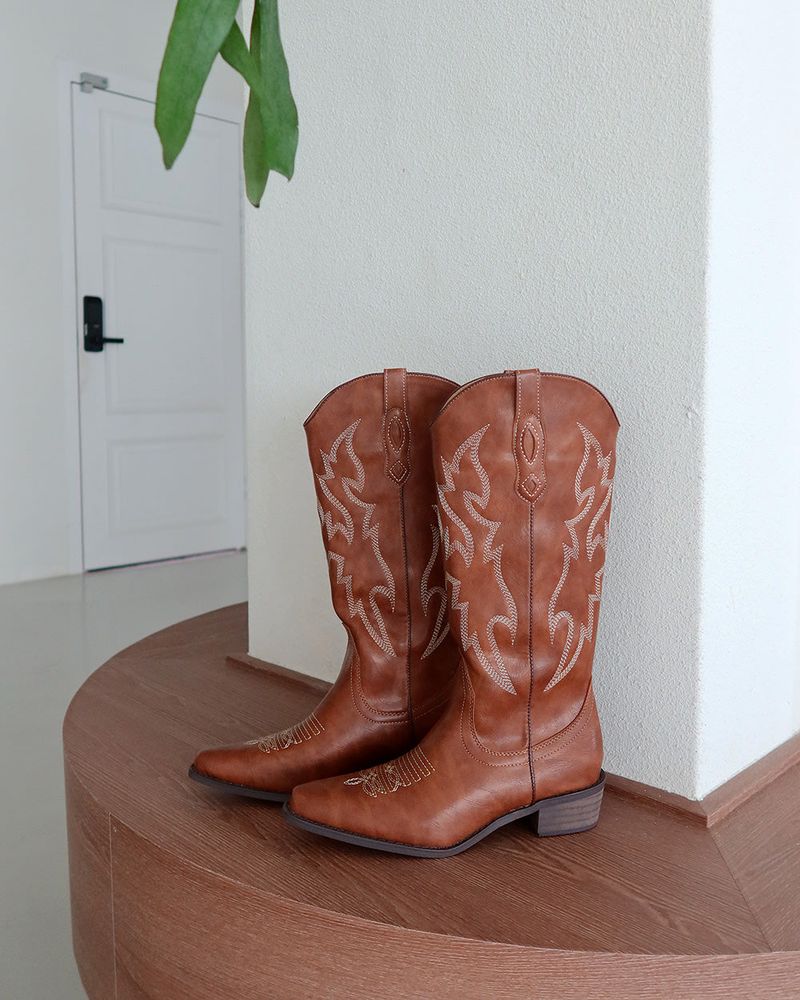 Western Ethnic Embroidered Long Boots